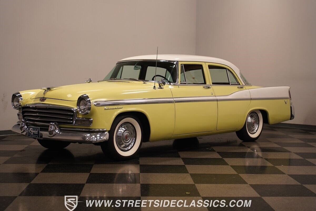 Chrysler-Windsor-Berline-1956-Yellow-Brown-128960-8