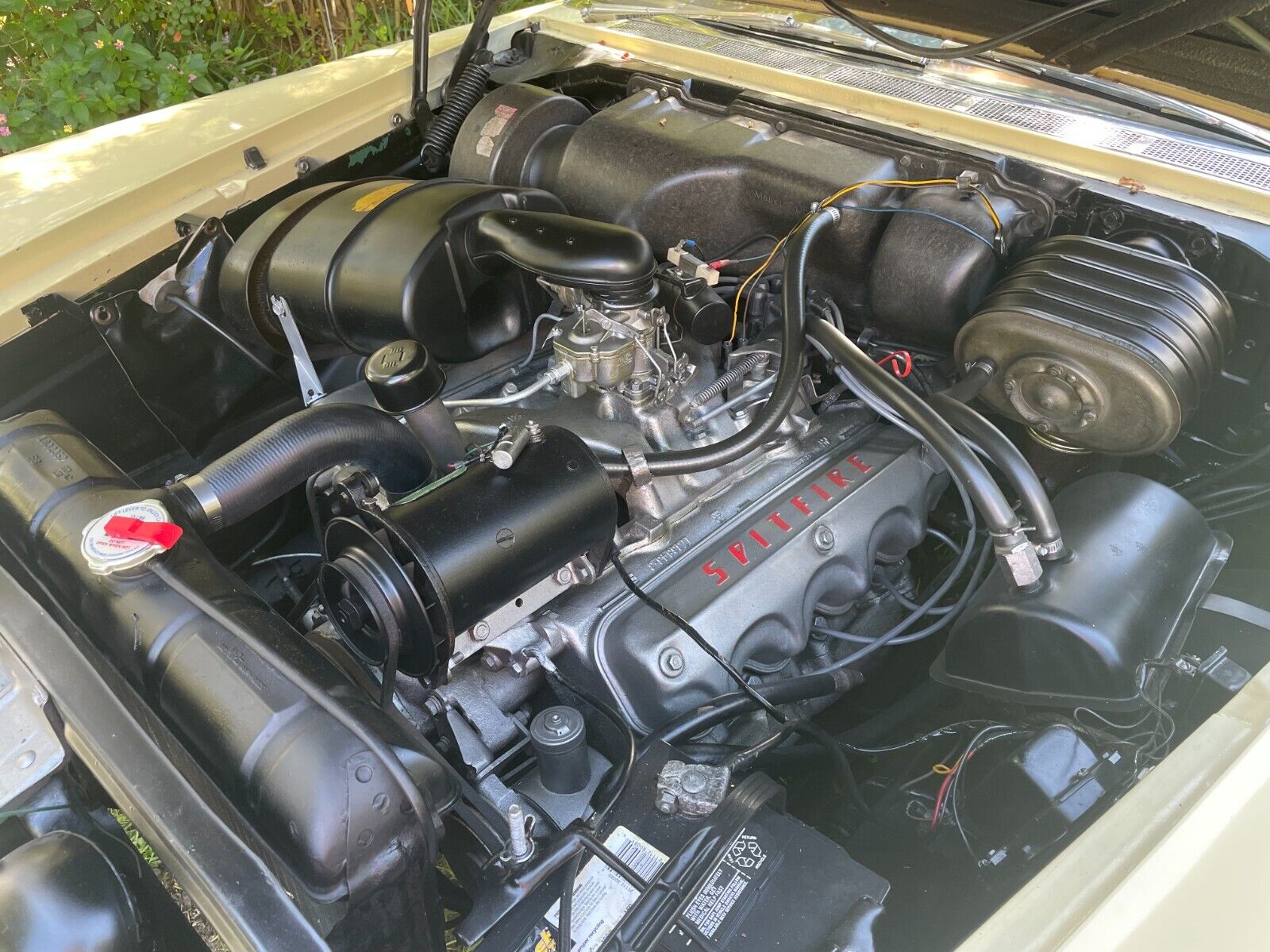 Chrysler-Windsor-Coupe-1958-Tan-Tan-64898-29