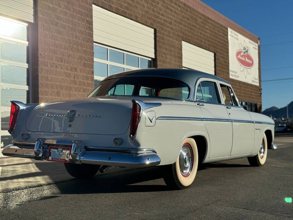 Chrysler-Windsor-deluxe-1955-grey-60727-2