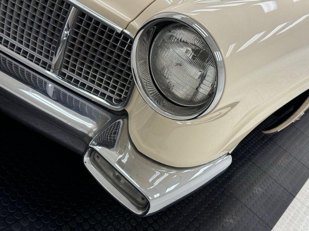 Continental-Mark-II-1956-White-Red-50007-10