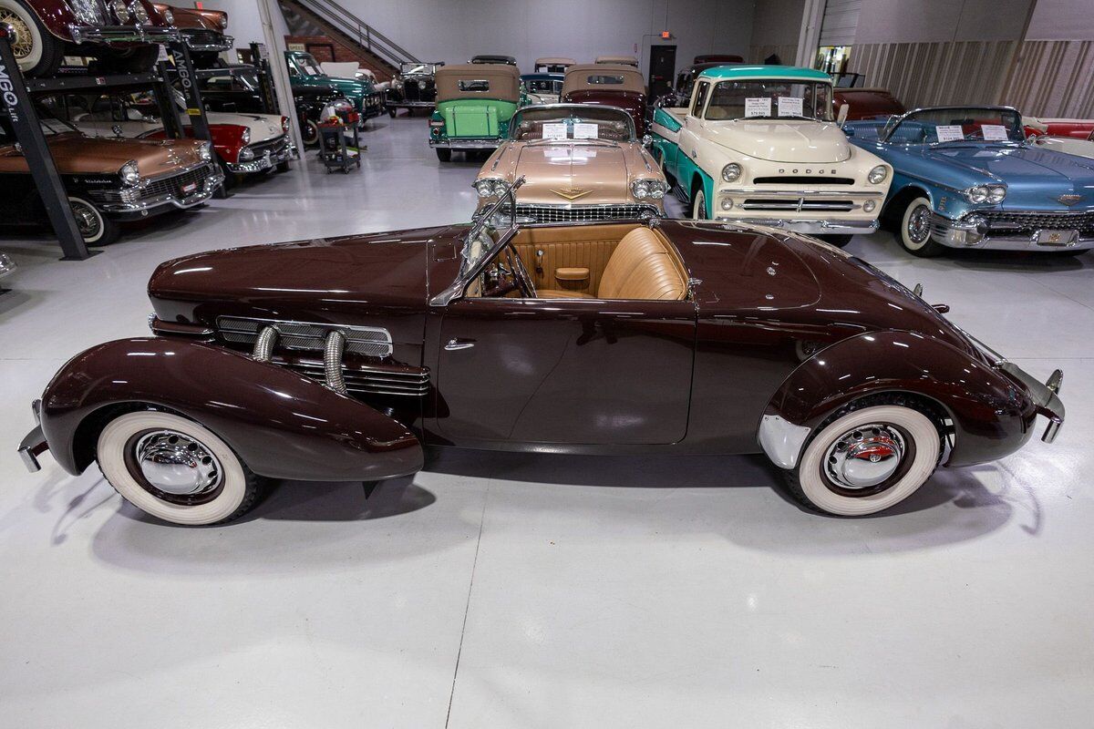 Cord-812-Supercharged-Sportsman-Cabriolet-Cabriolet-1937-Brown-Tan-2430-11