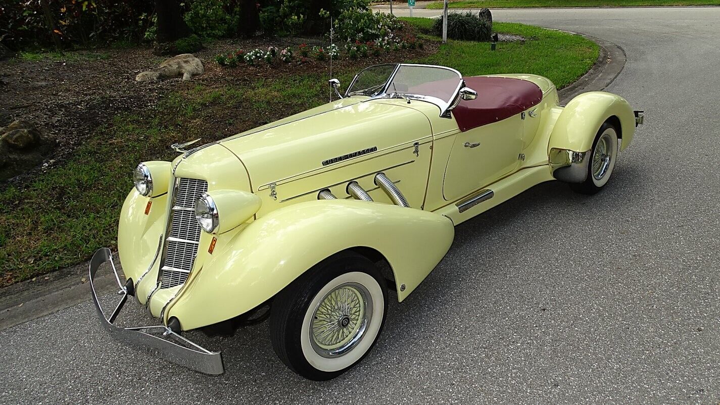 Cord-BOAT-TAIL-SPEEDSTER-Cabriolet-1971-Yellow-Red-1077-1