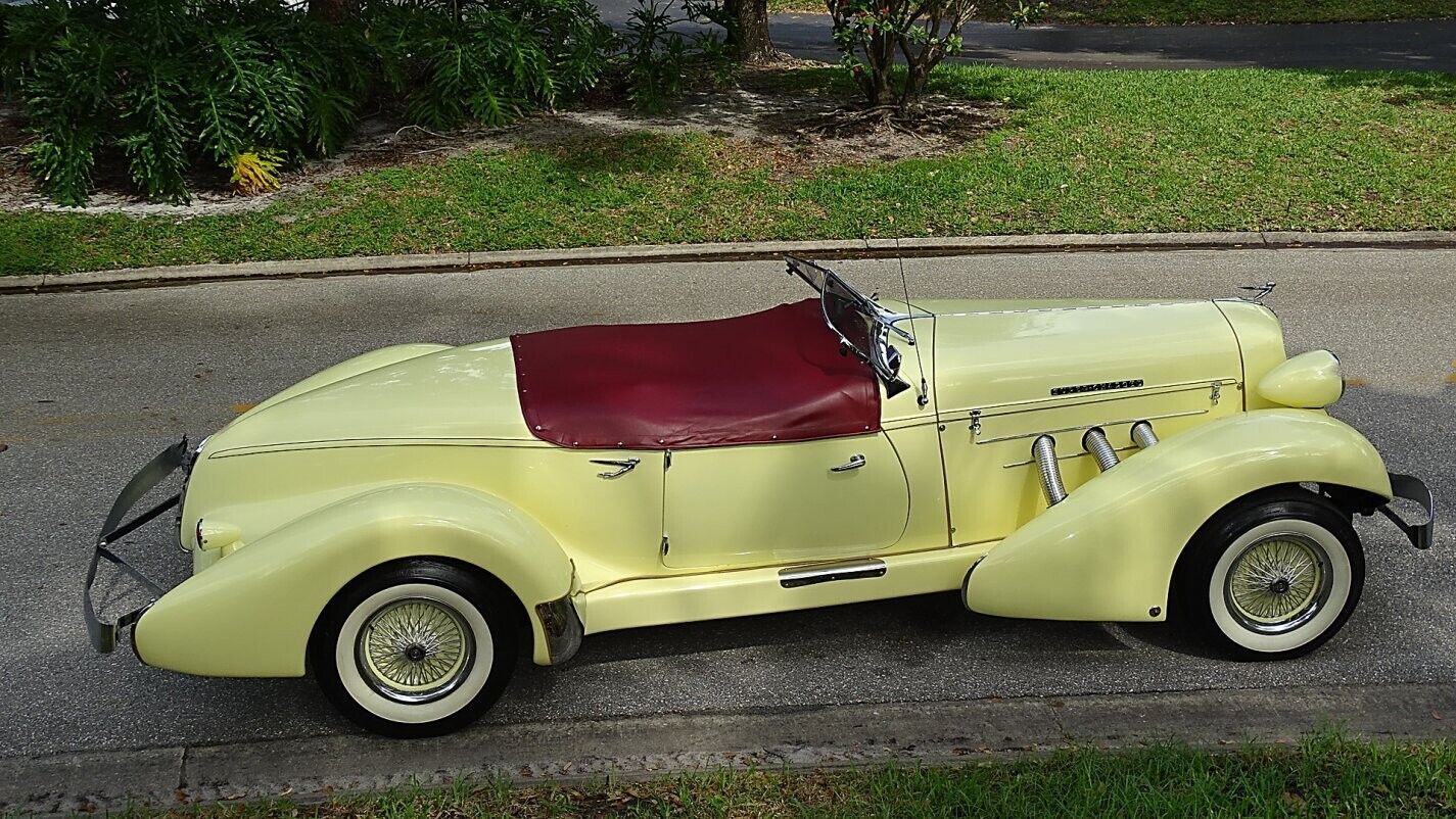 Cord-BOAT-TAIL-SPEEDSTER-Cabriolet-1971-Yellow-Red-1077-12