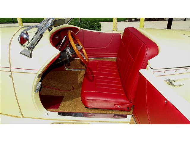 Cord-BOAT-TAIL-SPEEDSTER-Cabriolet-1971-Yellow-Red-1077-14