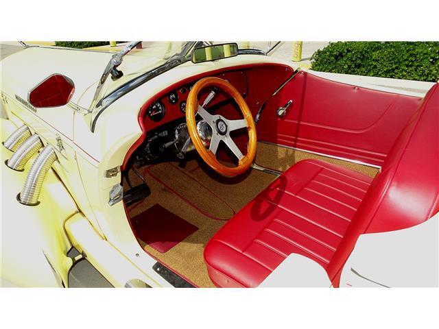 Cord-BOAT-TAIL-SPEEDSTER-Cabriolet-1971-Yellow-Red-1077-15