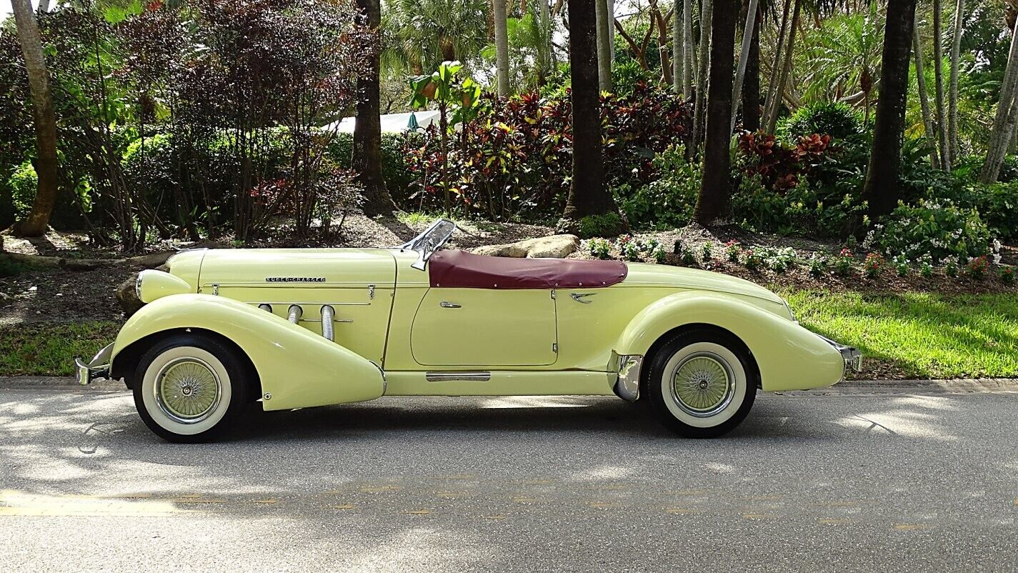 Cord-BOAT-TAIL-SPEEDSTER-Cabriolet-1971-Yellow-Red-1077-2