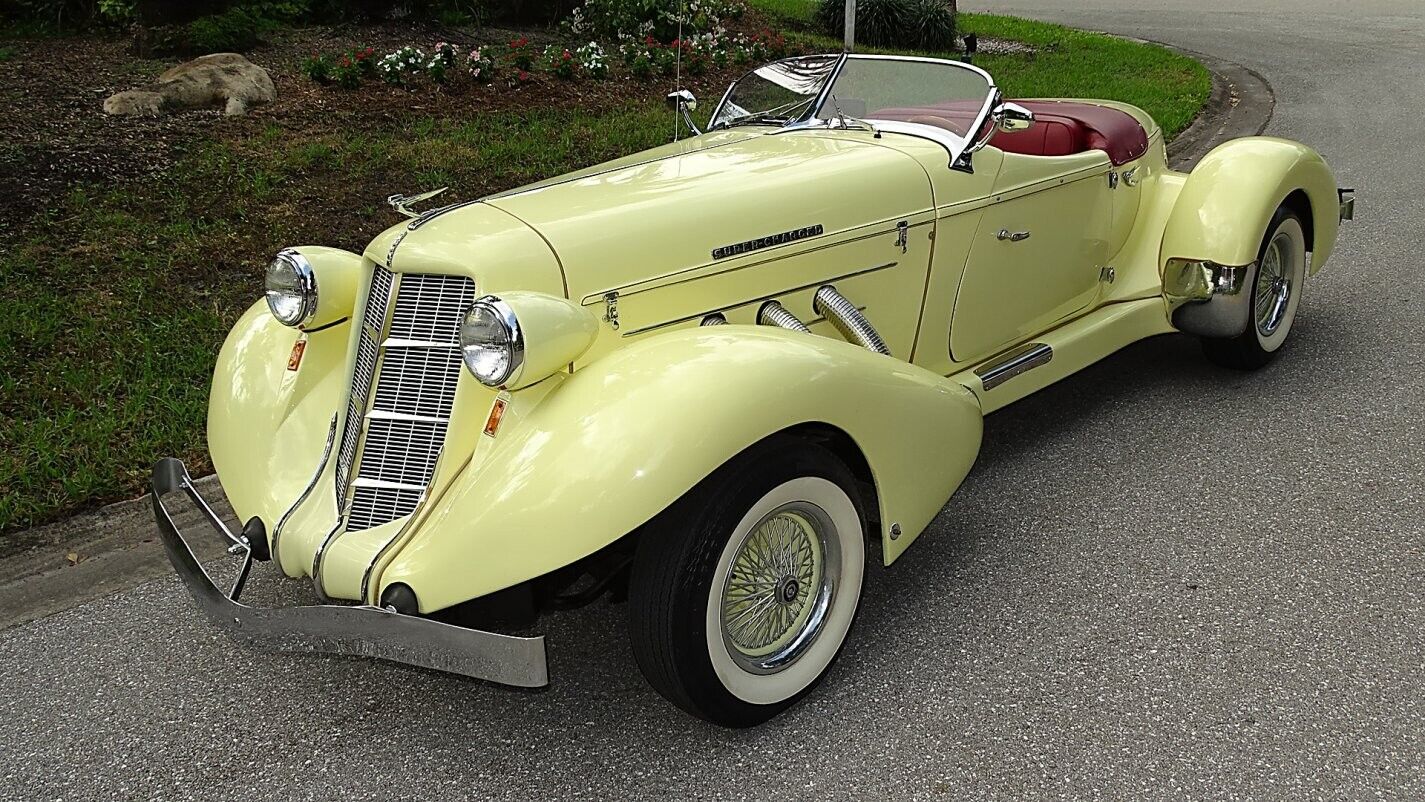 Cord-BOAT-TAIL-SPEEDSTER-Cabriolet-1971-Yellow-Red-1077-5