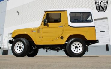 Daihatsu-Taft-Pickup-1982-Yellow-Black-117452-3