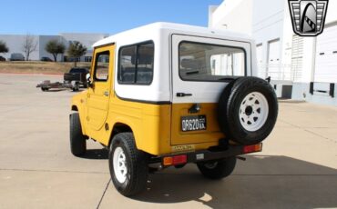 Daihatsu-Taft-Pickup-1982-Yellow-Black-117452-4