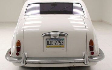 Daimler-Limousine-Limousine-1971-White-128809-3