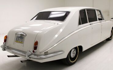 Daimler-Limousine-Limousine-1971-White-128809-4