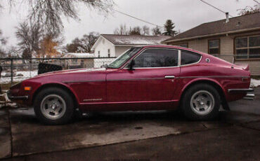 Datsun-240Z-Coupe-1972-Red-Black-357274-2