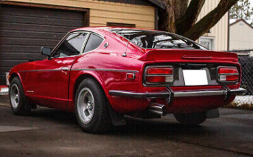 Datsun-240Z-Coupe-1972-Red-Black-357274-5