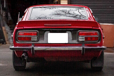 Datsun-240Z-Coupe-1972-Red-Black-357274-6