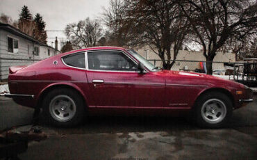 Datsun-240Z-Coupe-1972-Red-Black-357274-8