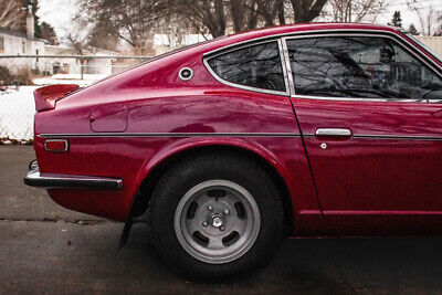 Datsun-240Z-Coupe-1972-Red-Black-357274-9