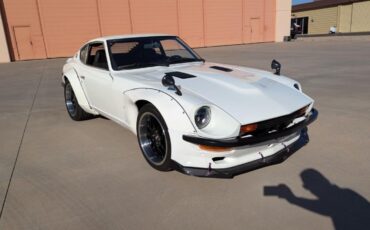 Datsun-280Z-Coupe-1977-White-Black-66319-1