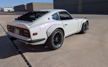 Datsun-280Z-Coupe-1977-White-Black-66319-2