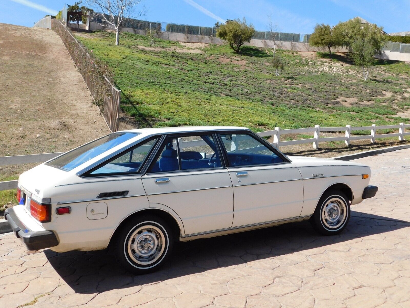 Datsun-Other-Break-1980-White-Blue-175418-6