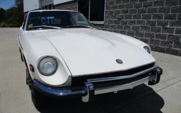 Datsun-Z-Series-1973-White-Burgandy-68527-4