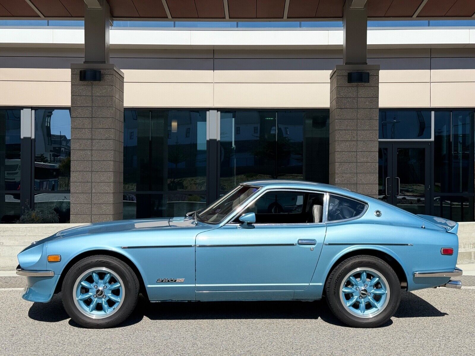 Datsun-Z-Series-1976-117994-2