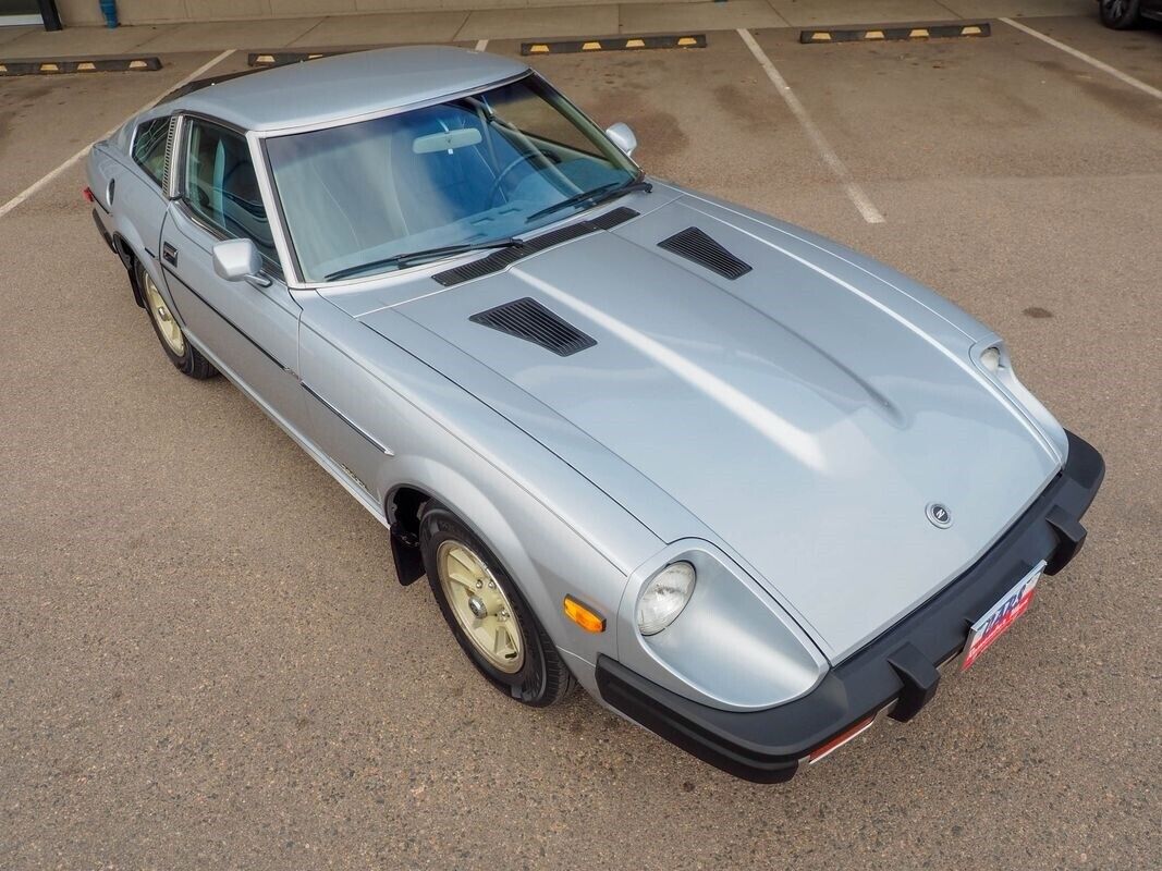 Datsun-Z-Series-1979-Silver-Black-106654-11