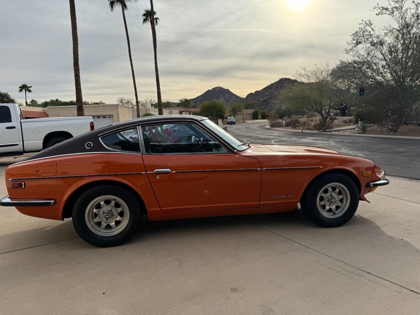 Datsun-Z-Series-Coupe-1973-Orange-137773-9