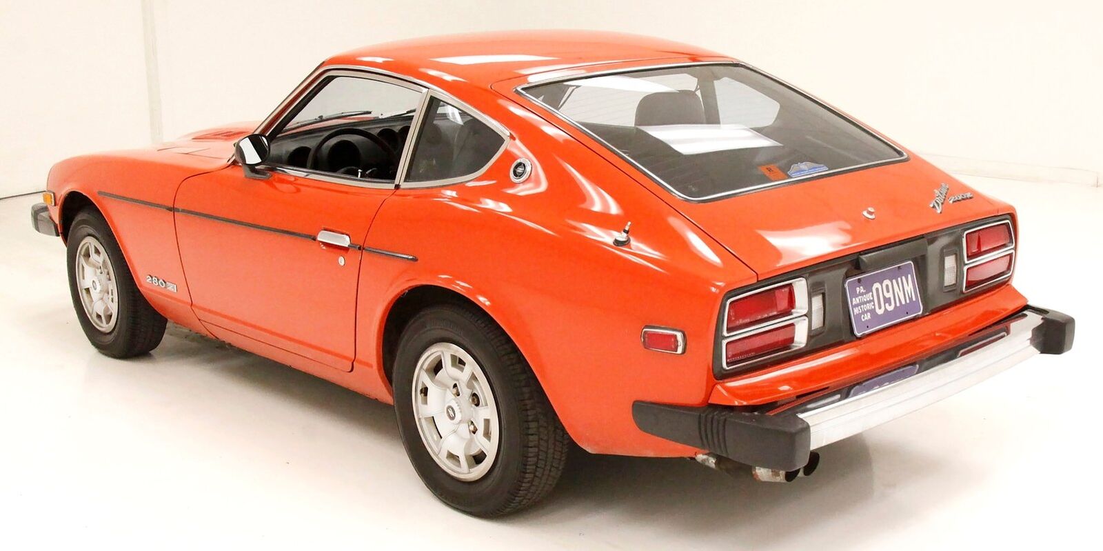 Datsun-Z-Series-Coupe-1977-Red-Black-186735-3