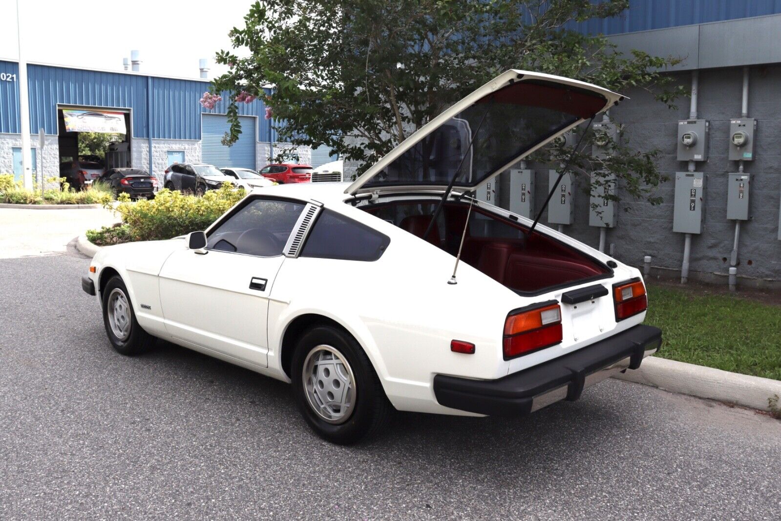 Datsun-Z-Series-Coupe-1979-White-Red-159729-28