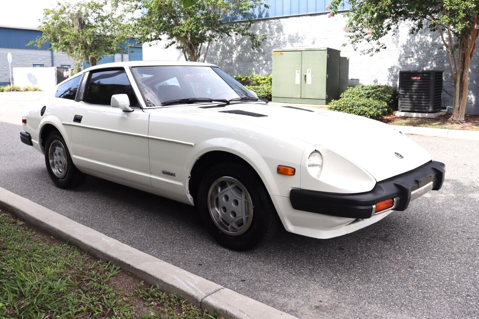 Datsun-Z-Series-Coupe-1979-White-Red-159729-4