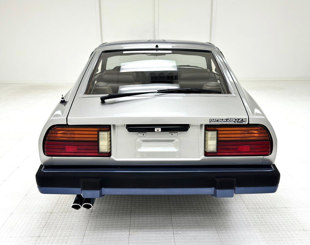 Datsun-Z-Series-Coupe-1983-Blue-Blue-126810-4