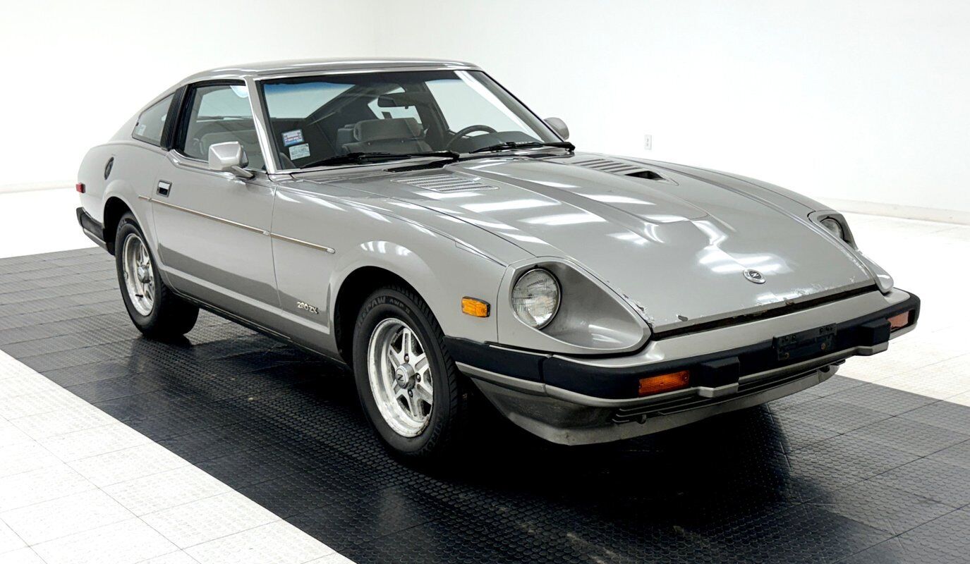 Datsun-Z-Series-Coupe-1983-Silver-Gray-41978-6