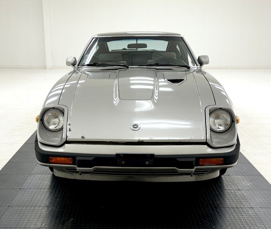 Datsun-Z-Series-Coupe-1983-Silver-Gray-41978-7