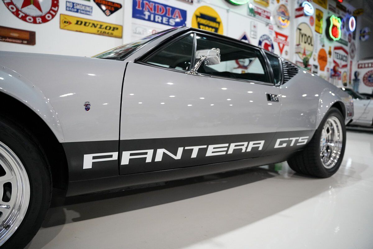 De-Tomaso-Pantera-1974-Silver-Black-1872-24