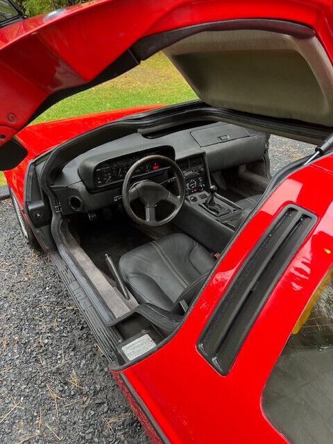 DeLorean-DMC-12-Coupe-1981-Red-Gray-98419-2