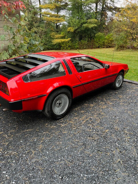 DeLorean-DMC-12-Coupe-1981-Red-Gray-98419-3