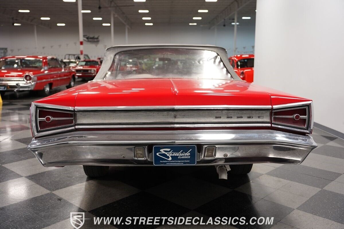 Dodge-880-Cabriolet-1965-Red-Black-117355-10