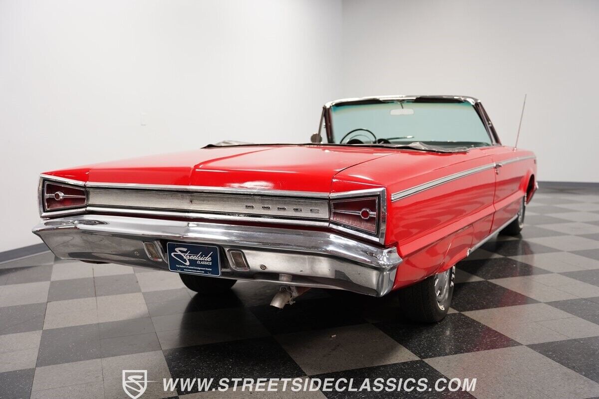 Dodge-880-Cabriolet-1965-Red-Black-117355-12