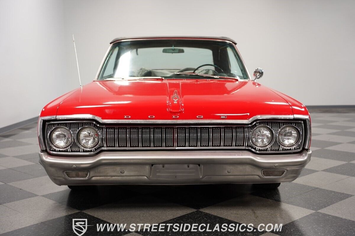 Dodge-880-Cabriolet-1965-Red-Black-117355-19