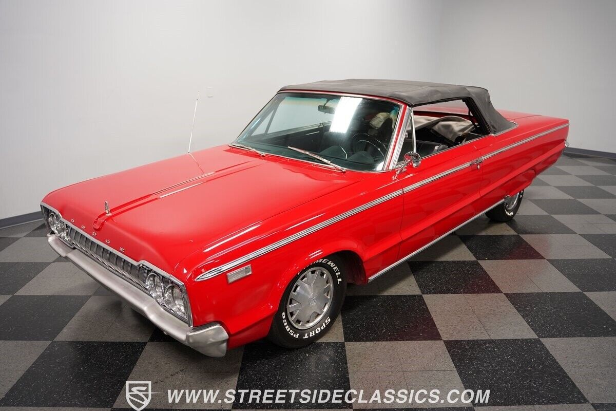 Dodge-880-Cabriolet-1965-Red-Black-117355-21