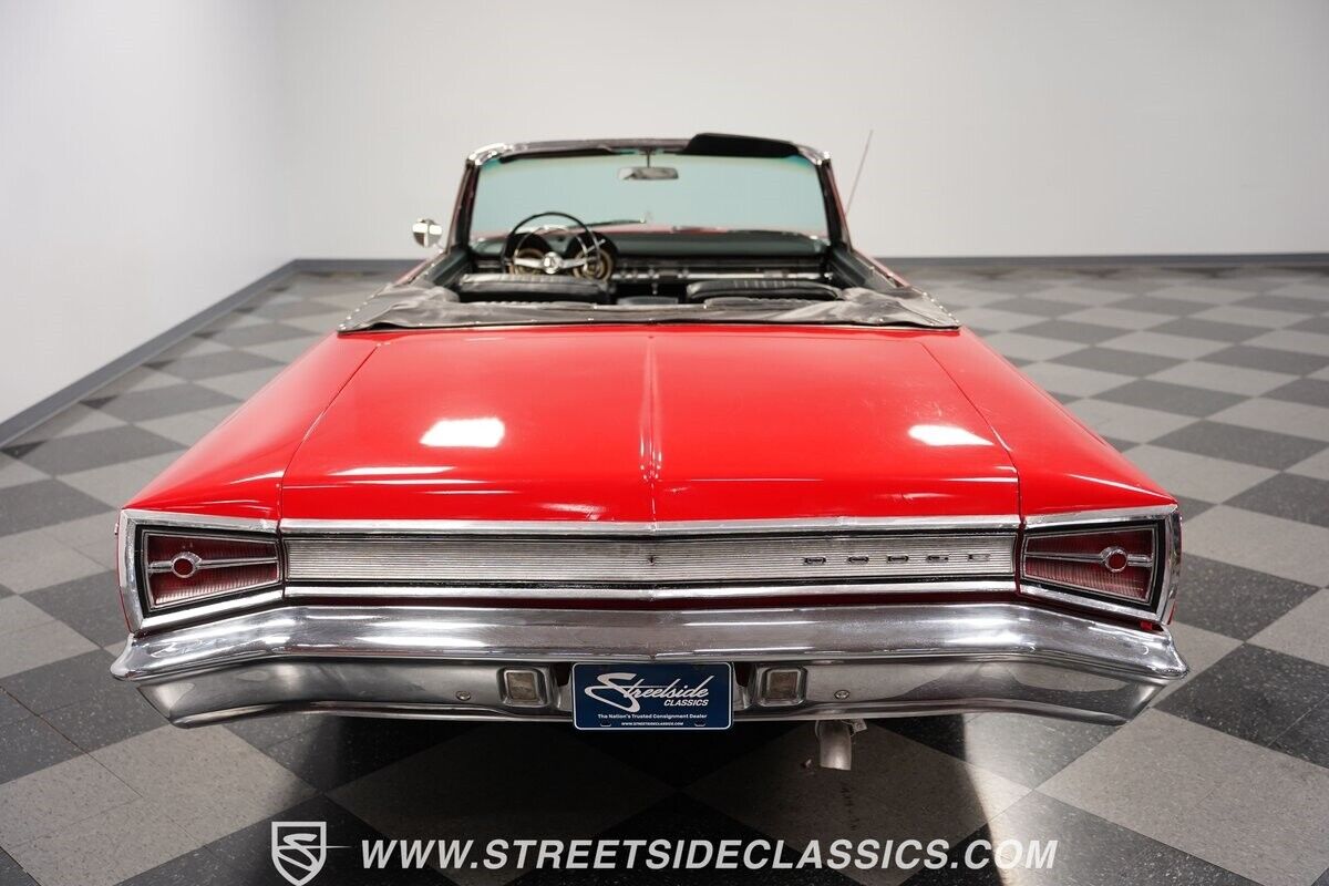 Dodge-880-Cabriolet-1965-Red-Black-117355-28