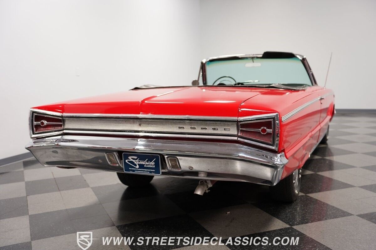 Dodge-880-Cabriolet-1965-Red-Black-117355-30