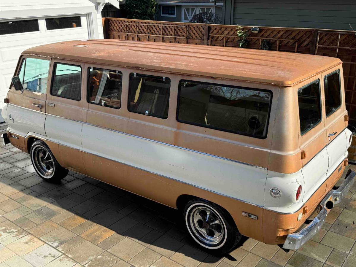 Dodge-A100-van-1970-custom-257494-3