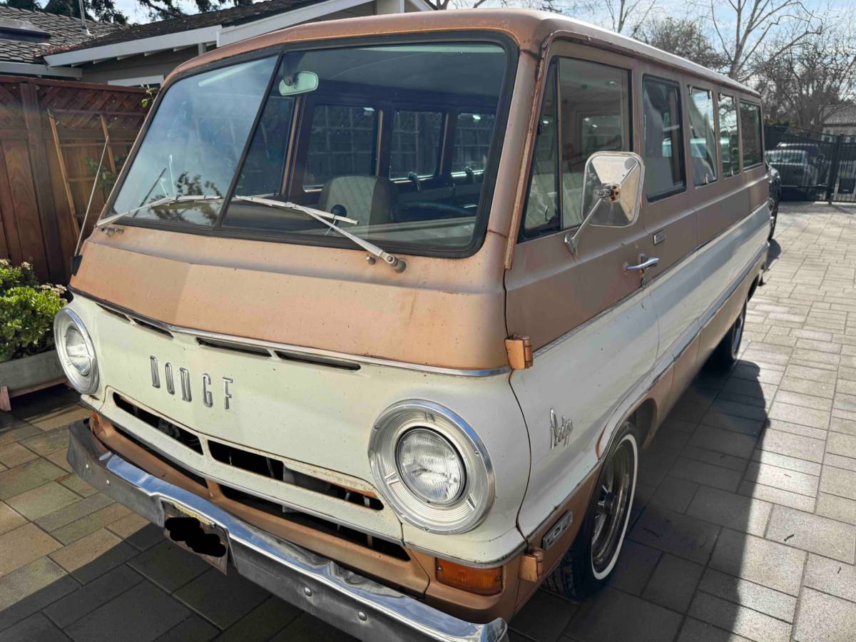 Dodge-A100-van-1970-custom-257494-5