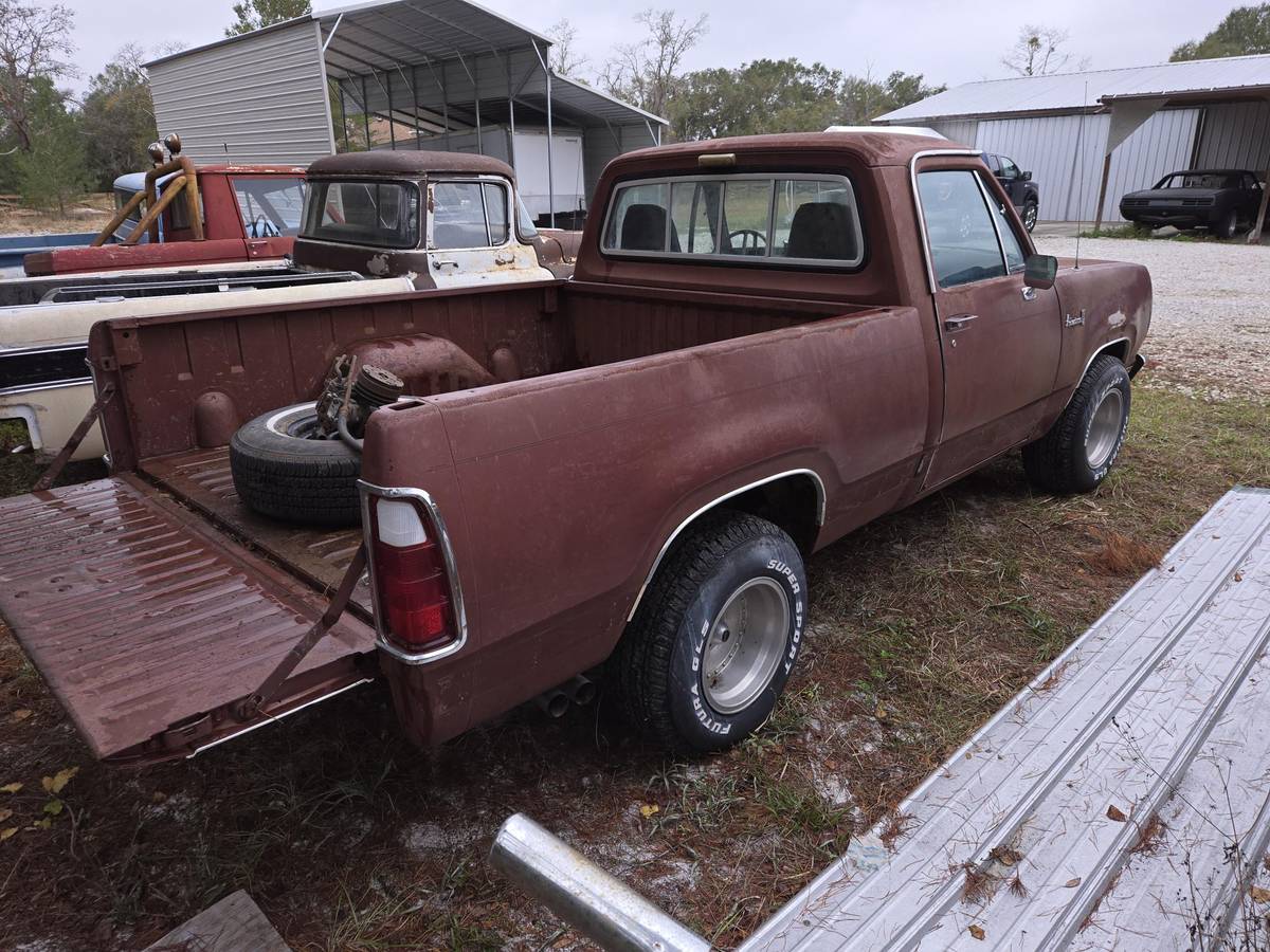 Dodge-Adventurer-150se-1977-80467-4