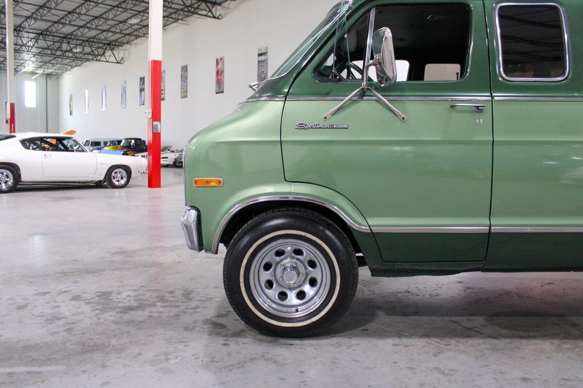 Dodge-B-200-Van-Van-1977-Green-Green-92317-1