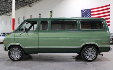 Dodge-B-200-Van-Van-1977-Green-Green-92317-2