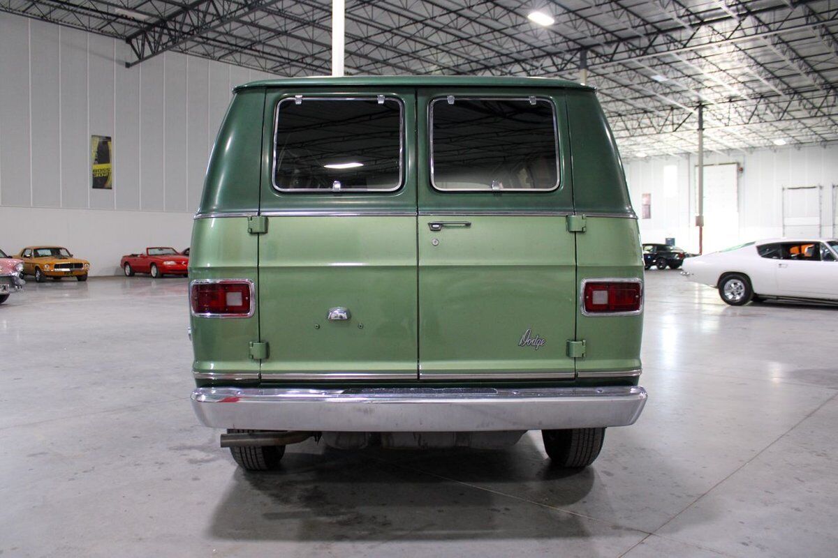 Dodge-B-200-Van-Van-1977-Green-Green-92317-5