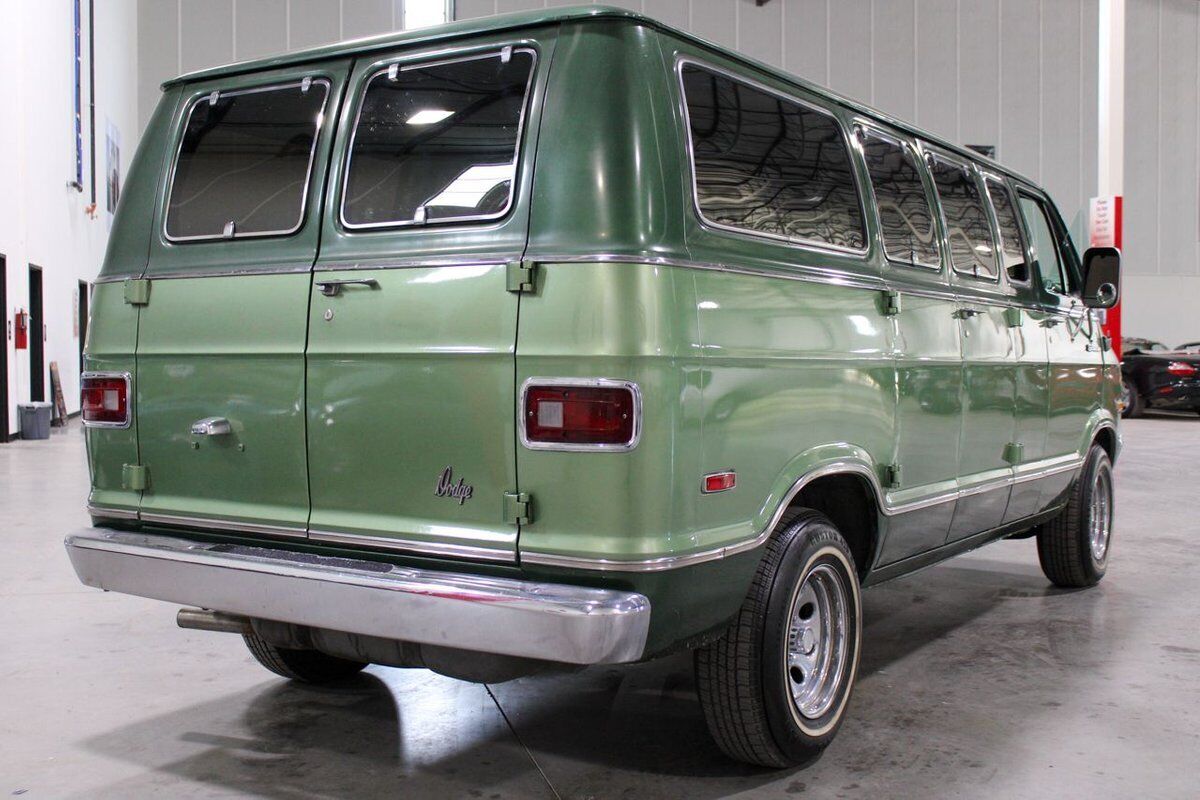 Dodge-B-200-Van-Van-1977-Green-Green-92317-6