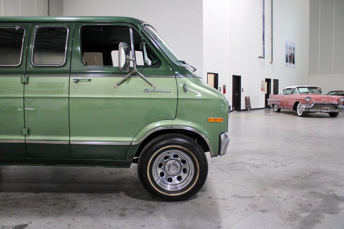 Dodge-B-200-Van-Van-1977-Green-Green-92317-9